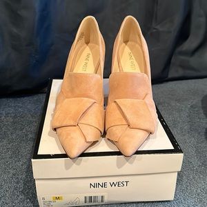 Nine West suede pump
